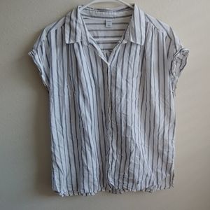 Old Navy button down short sleeve shirt